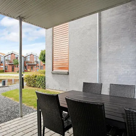 Appartement Two-bedroom Holiday In 8 *