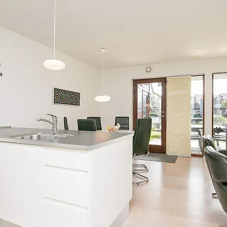 Appartement Two-bedroom Holiday In 8