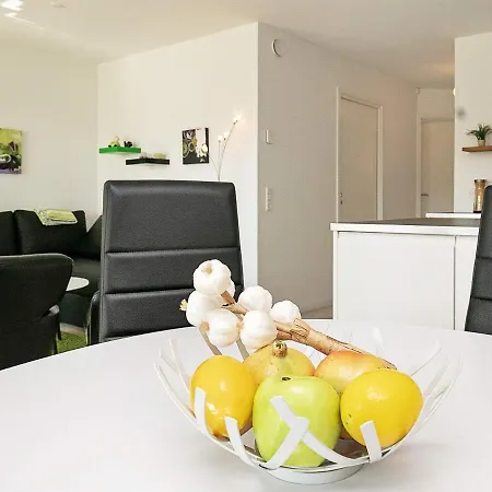 Two-bedroom Holiday In 8 Lejlighed