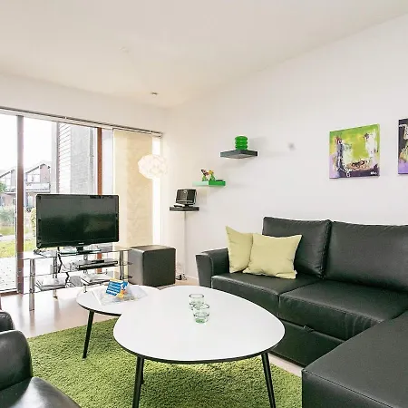 Two-bedroom Holiday In 8 Appartement